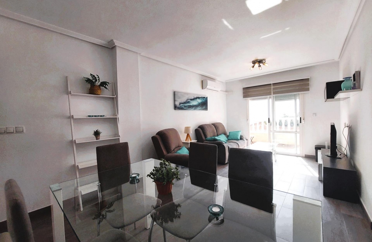 Resale - Apartment - Torrevieja - Paseo maritimo