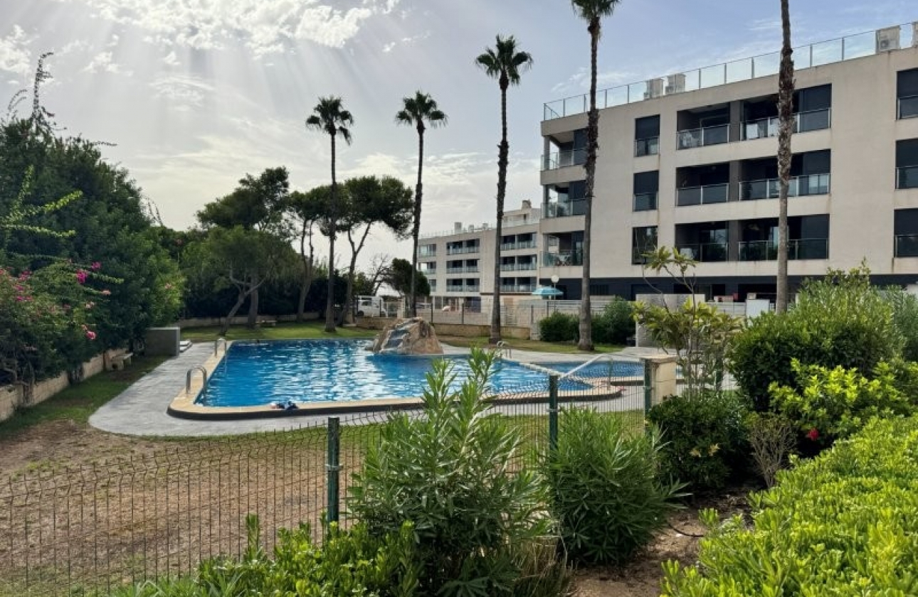Resale - Apartment - Torrevieja - Pinada Beach II