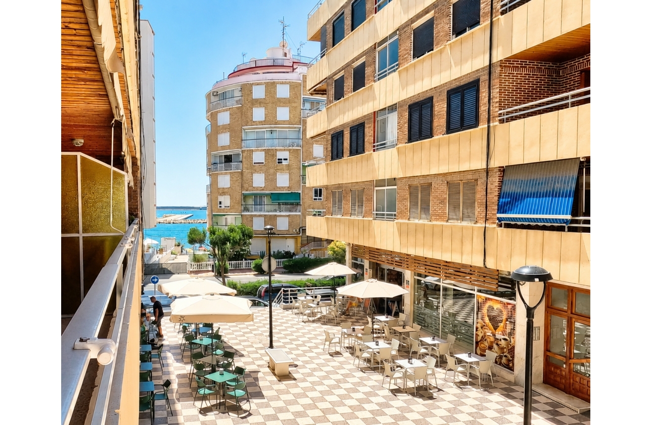Resale - Apartment - Torrevieja - Playa Acequion