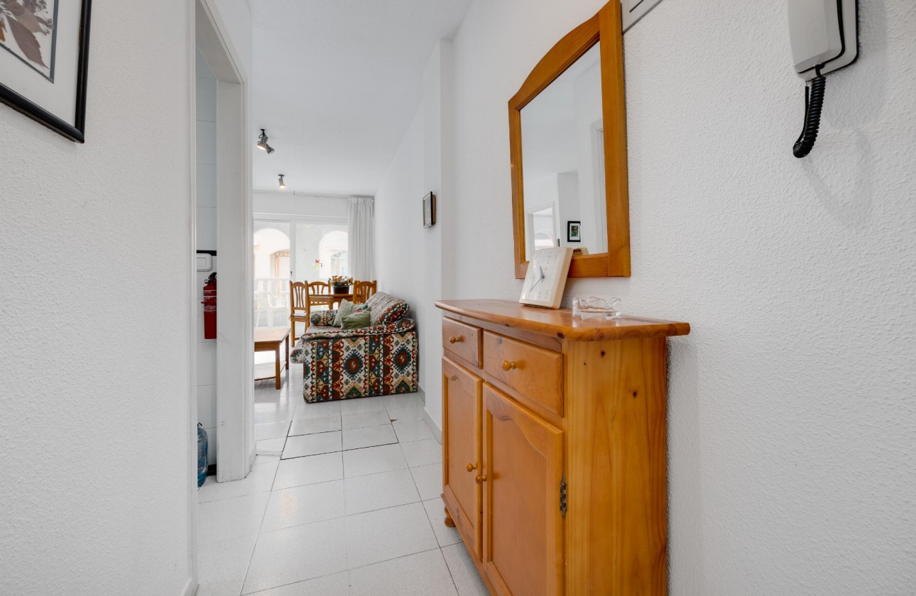 Resale - Apartment - Torrevieja - Playa De Los Naufragos