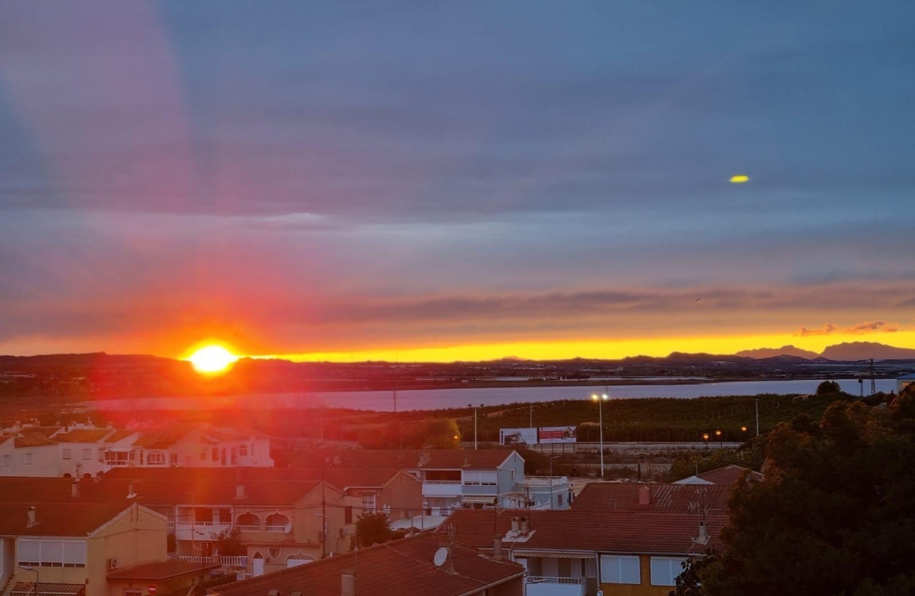 Resale - Apartment - Torrevieja - Playa De Los Naufragos