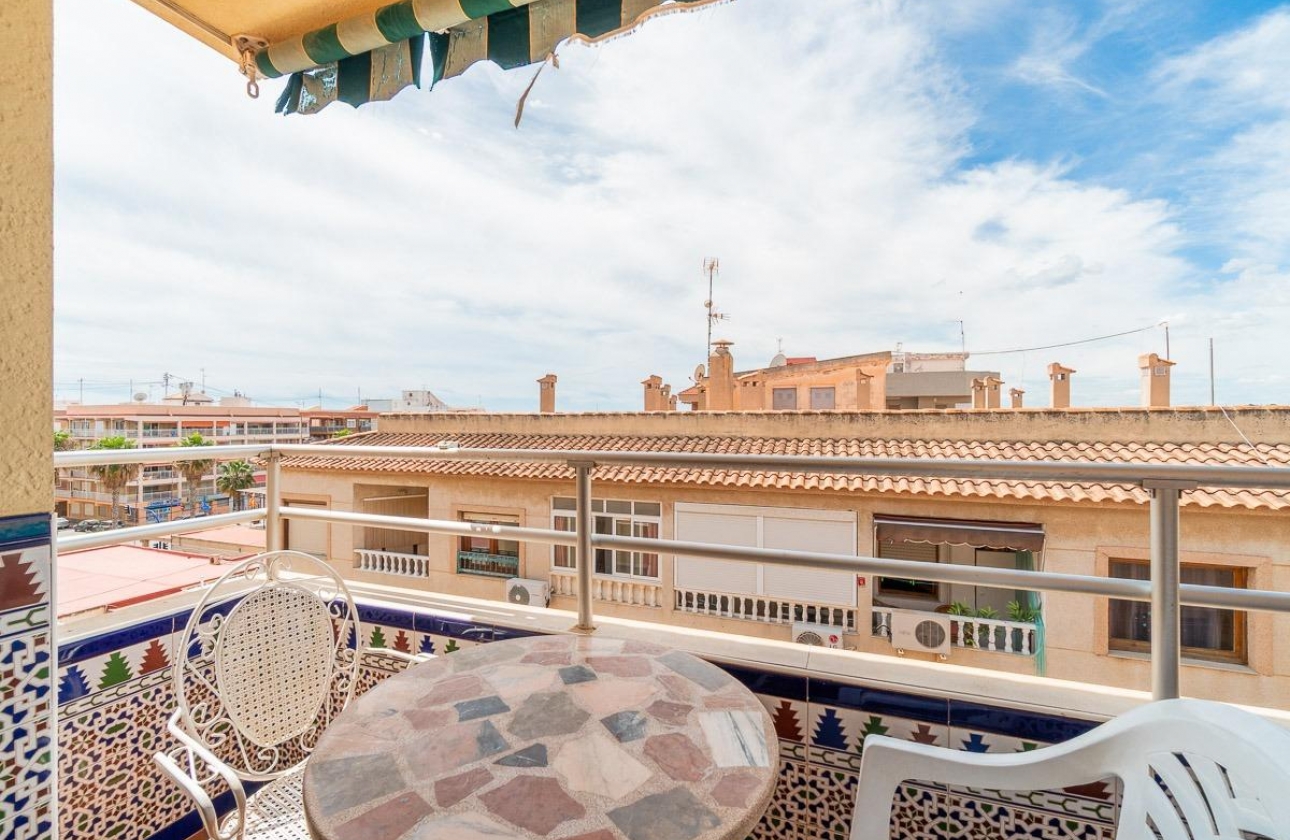 Resale - Apartment - Torrevieja - Playa De Los Naufragos