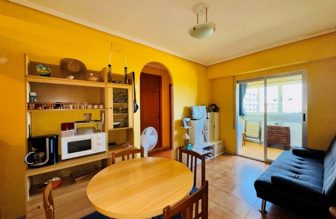 Resale - Apartment - Torrevieja - Puerto Romano