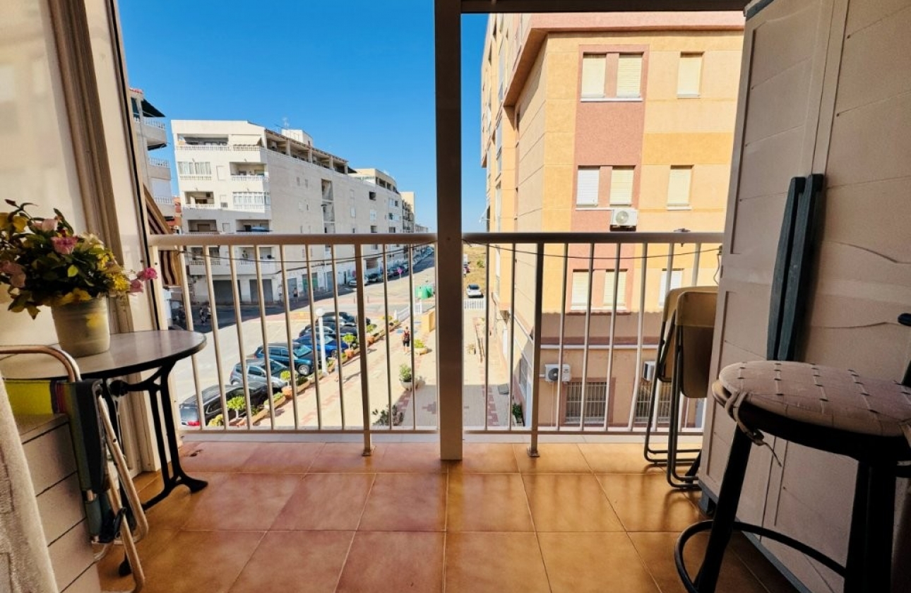 Resale - Apartment - Torrevieja - Puerto Romano