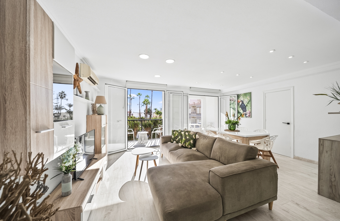 Resale - Apartment - Torrevieja - Puerto