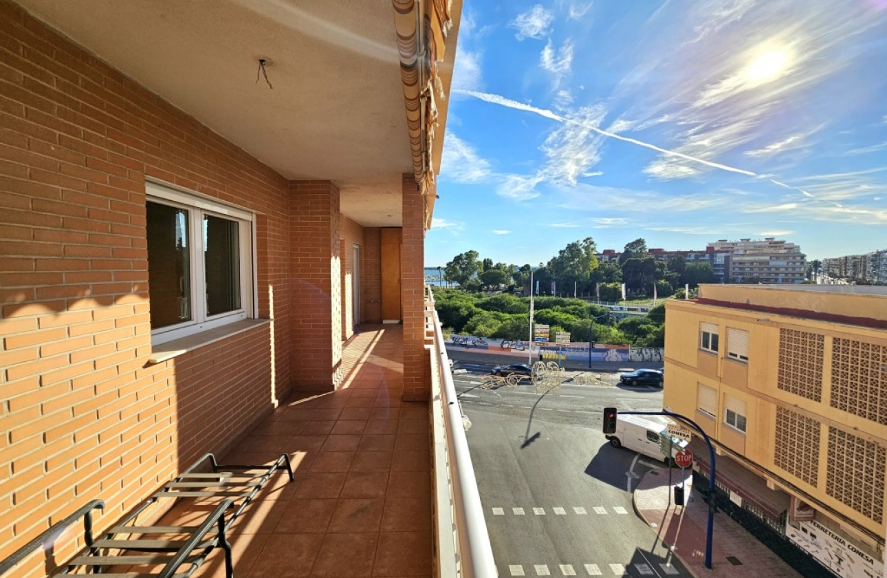 Resale - Apartment - Torrevieja - Torrevieja centro