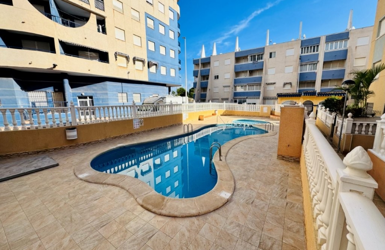 Resale - Apartment - Torrevieja - Torrevista Playa
