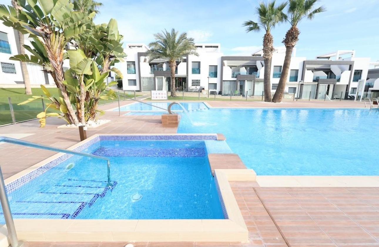 Resale - Bungalow - Orihuela Costa - La Zenia
