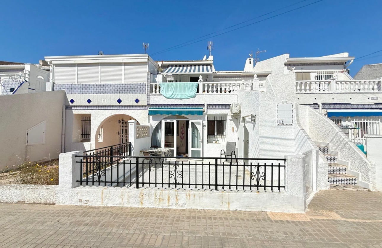 Resale - Bungalow - Torrevieja - La Siesta - El Salado -  Torreta