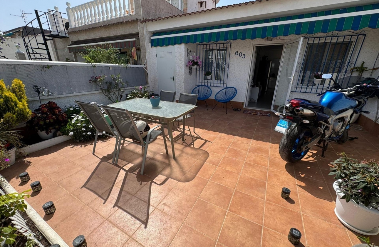 Resale - Bungalow - Torrevieja - La Siesta - El Salado -  Torreta