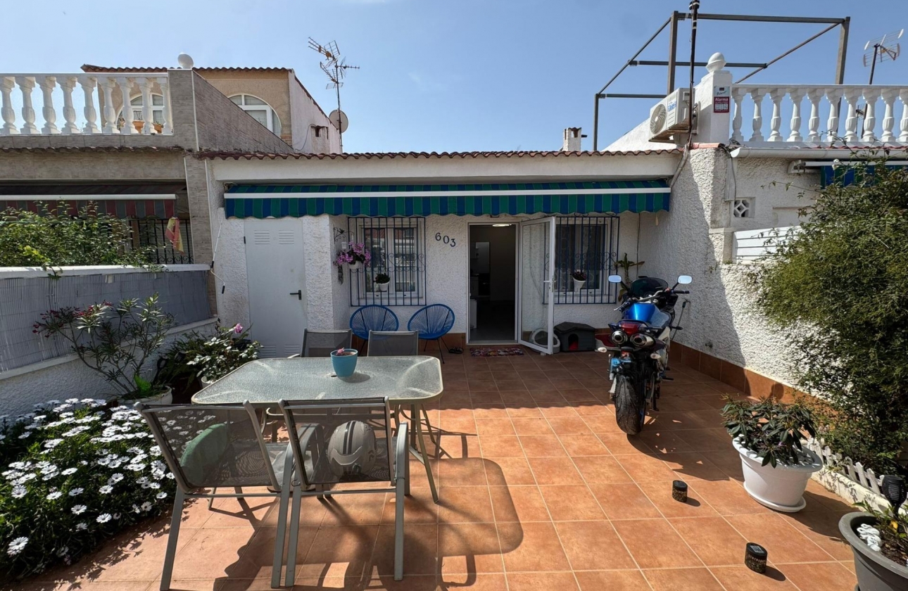 Resale - Bungalow - Torrevieja - La Siesta - El Salado -  Torreta