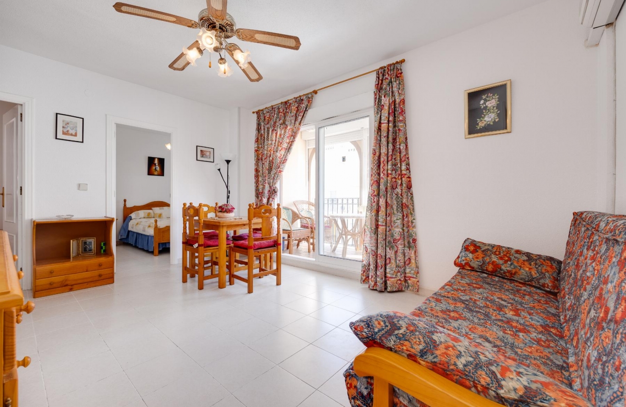 Resale - Bungalow - Torrevieja - Playa De Los Naufragos