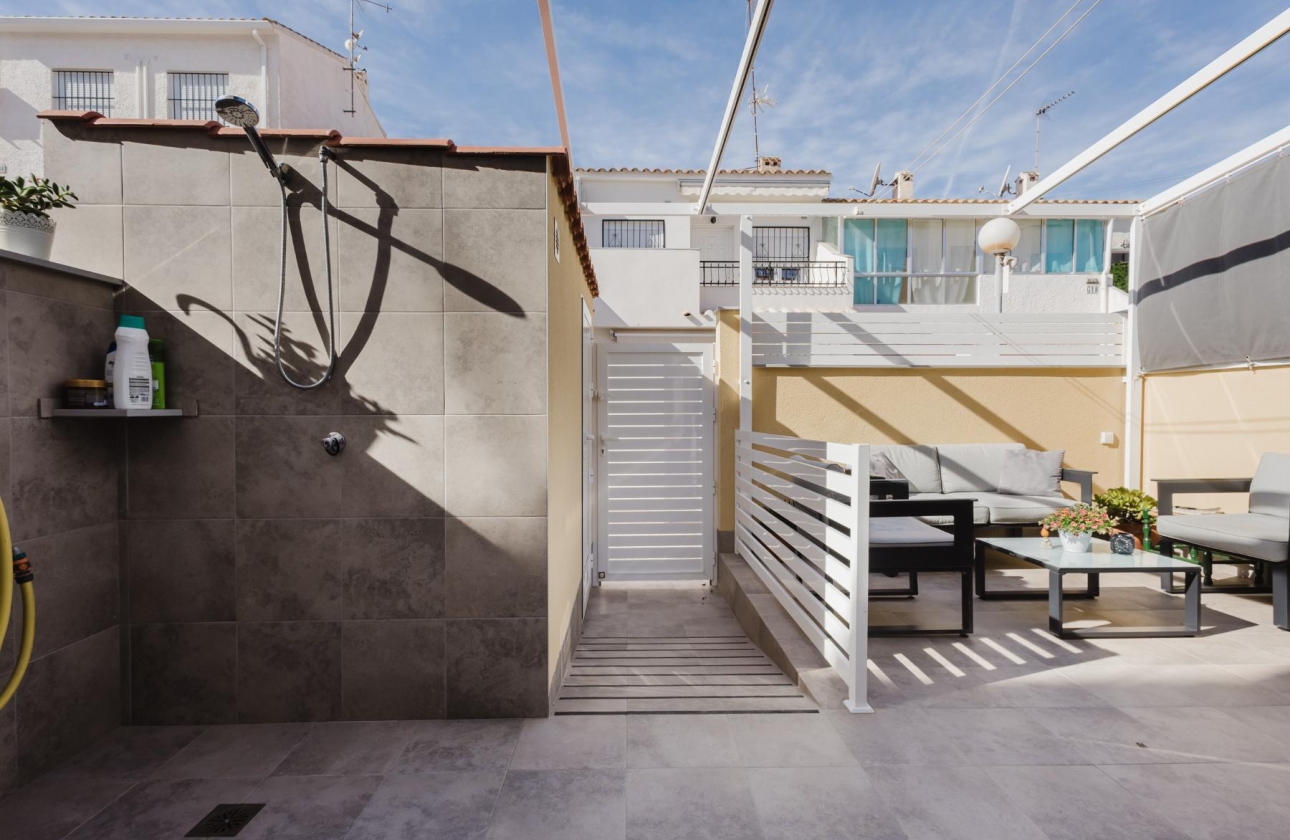 Resale - Bungalow - Torrevieja - Playa De Los Naufragos