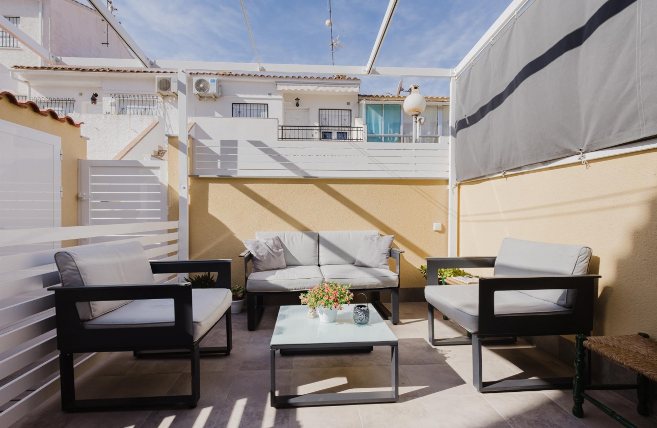 Resale - Bungalow - Torrevieja - Playa De Los Naufragos