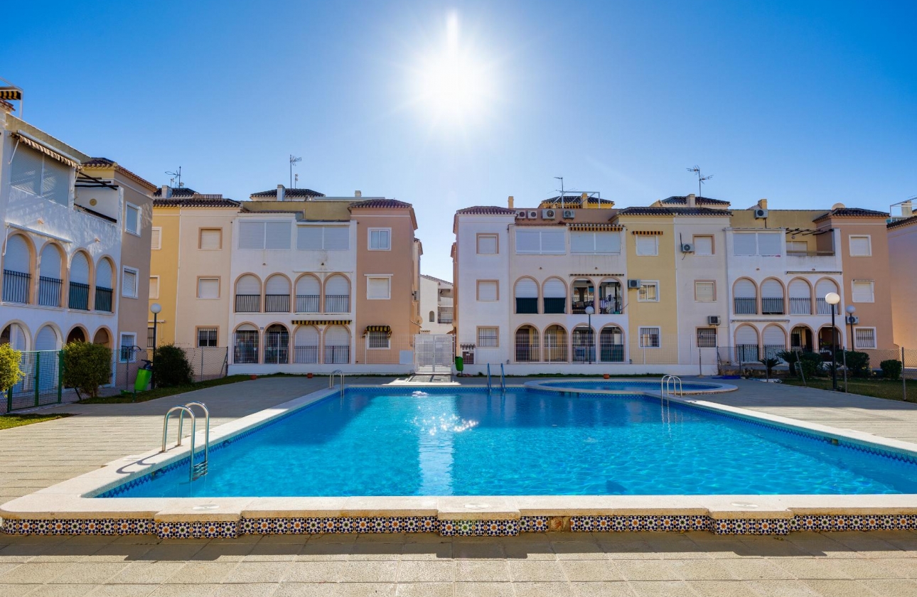 Resale - Bungalow - Torrevieja - Playa De Los Naufragos