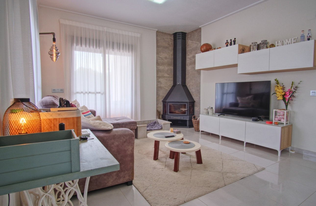 Resale - Commercial Unit - Dolores - Dolores - Country