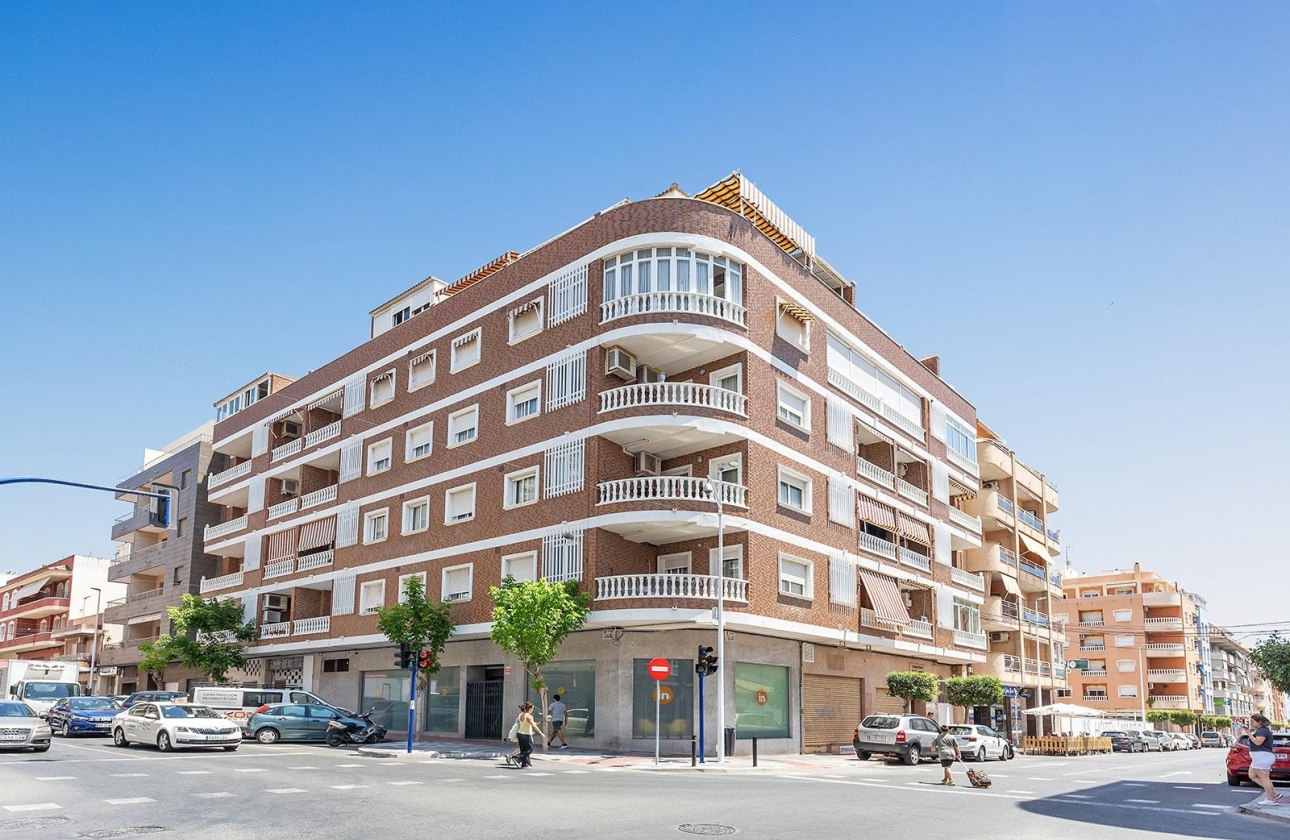 Resale - Commercial Unit - Torrevieja - Centro