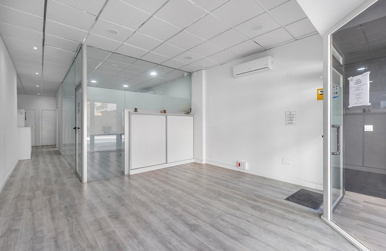 Resale - Commercial Unit - Torrevieja - La Mata