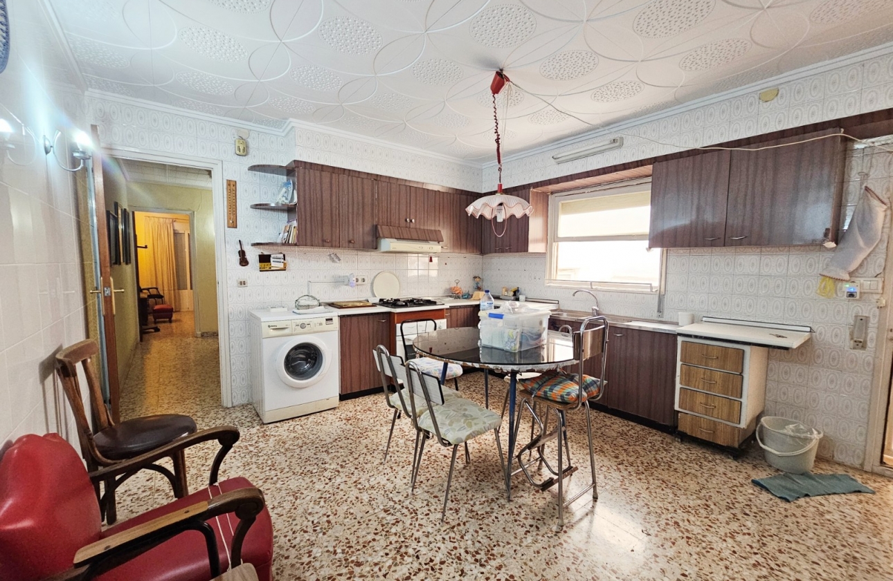 Resale - Commercial Unit - Torrevieja