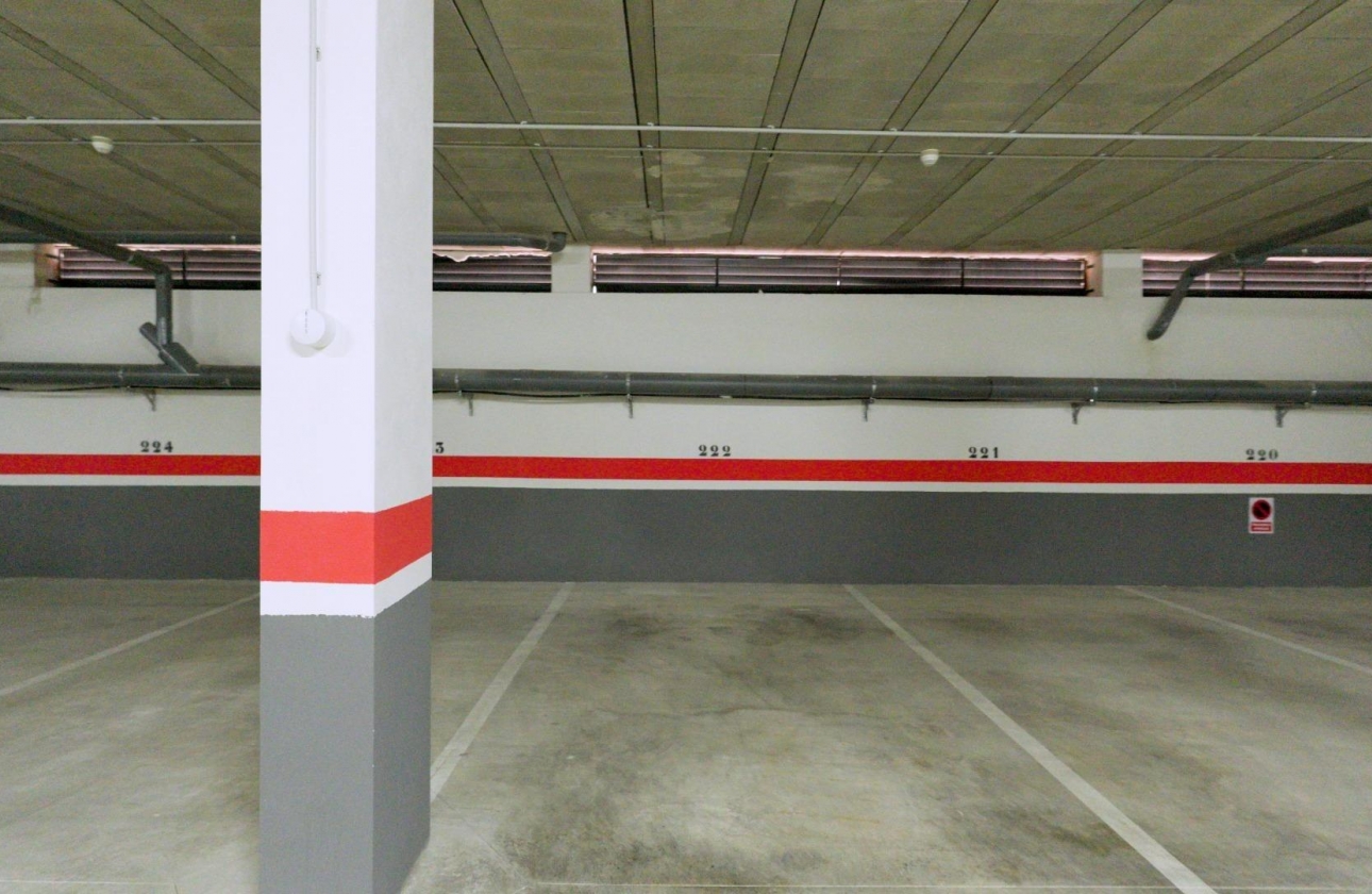 Resale - Garage - Torrevieja - Centro