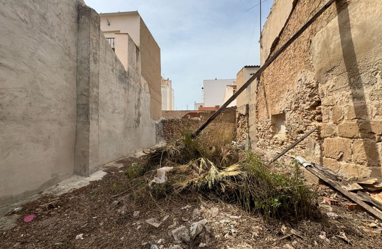 Resale - Plot / Land - Torrevieja - Centro