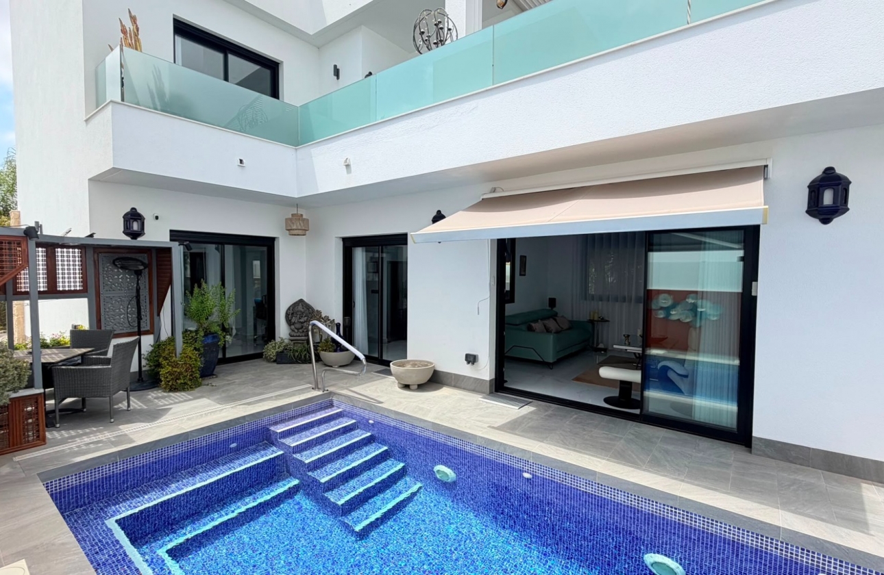 Resale - Semi-detached - Los Montesinos - La Herrada