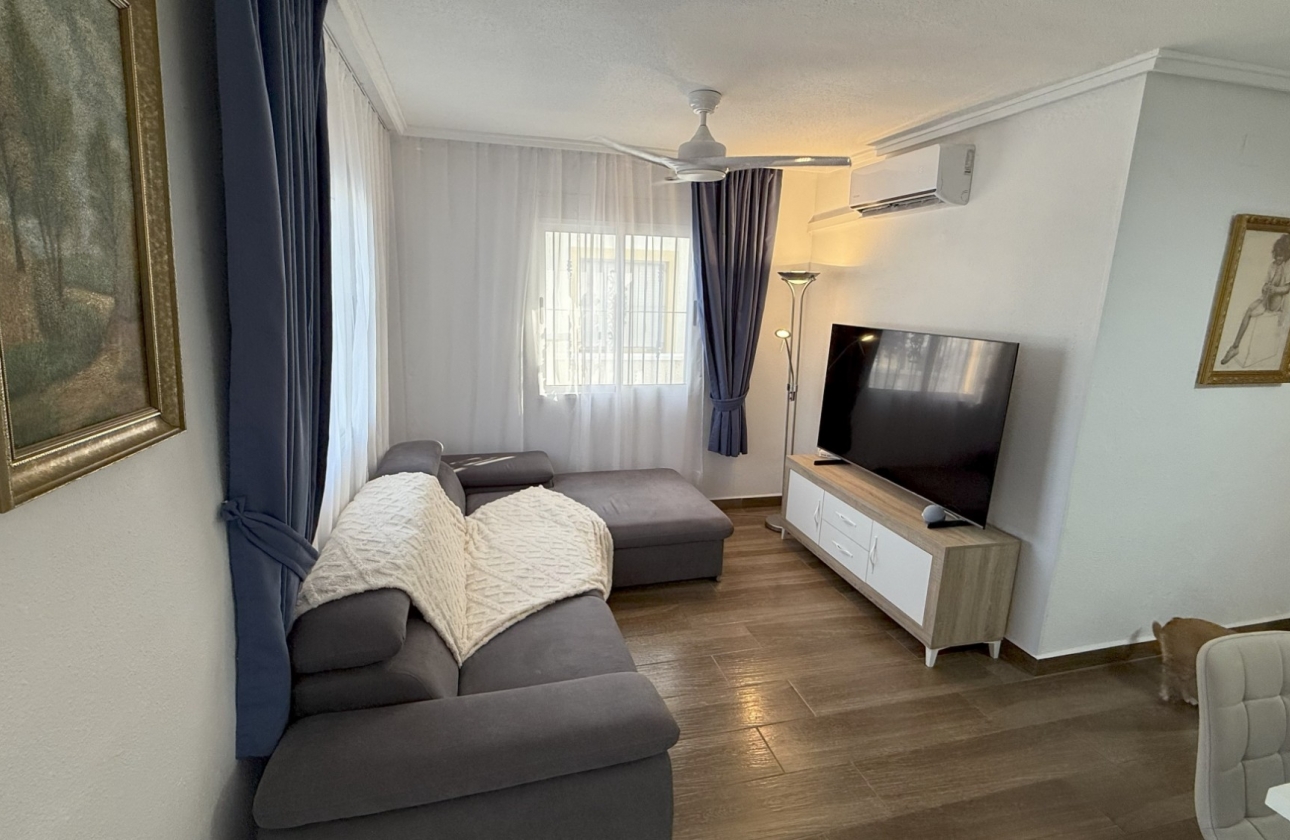 Resale - Semi-detached - Orihuela Costa - La Zenia