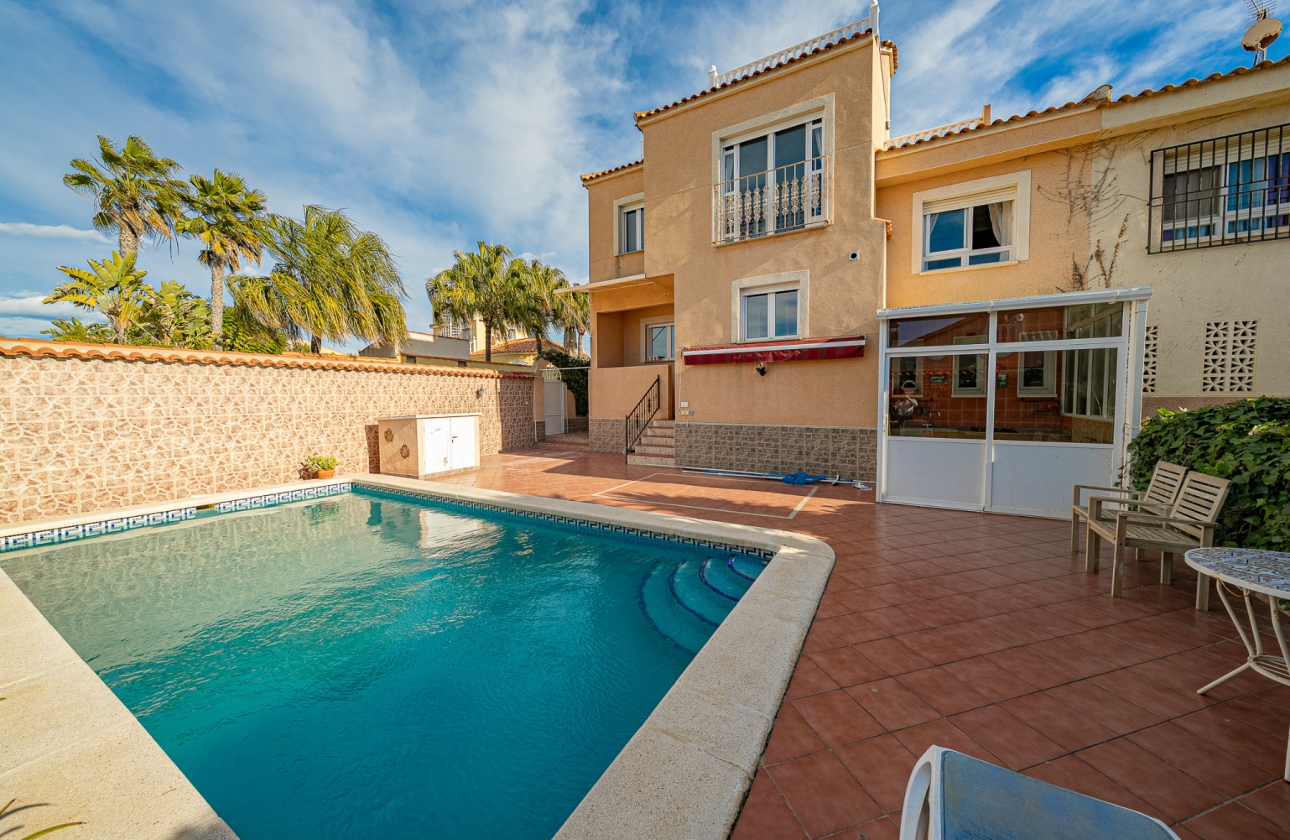 Resale - Semi-detached - Torrevieja - El Chaparral
