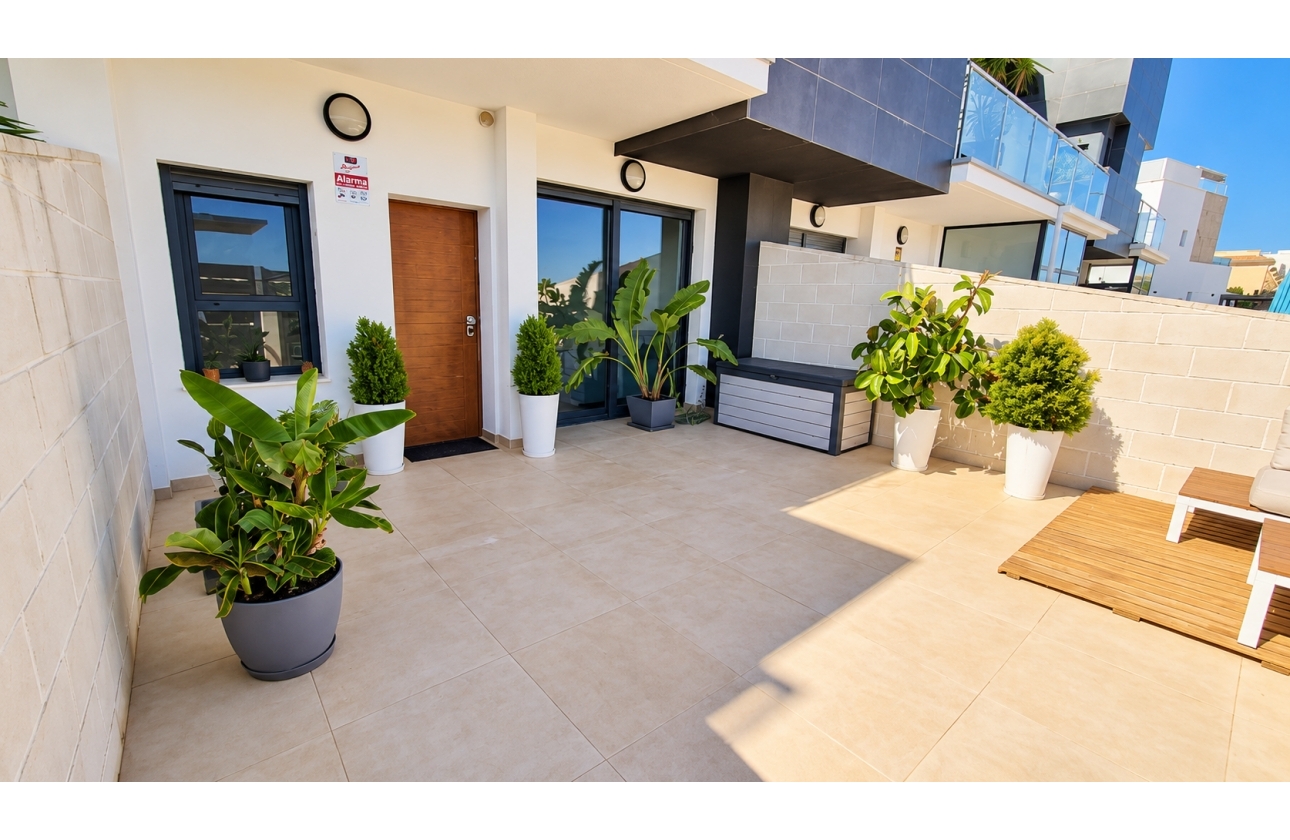 Resale - Terraced house - Orihuela Costa - Villamartín