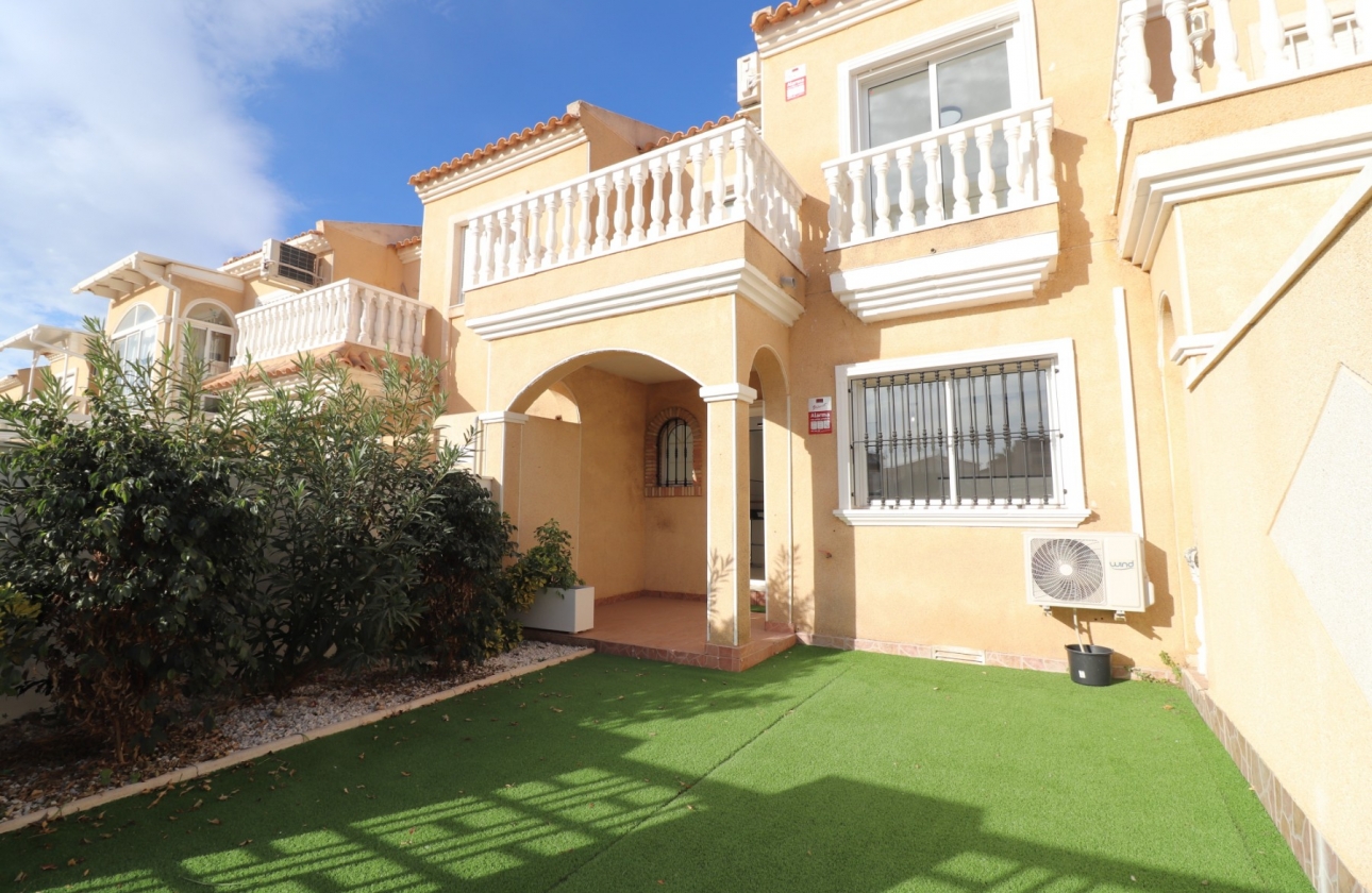 Resale - Townhouse - Torrevieja - Aguas Nuevas