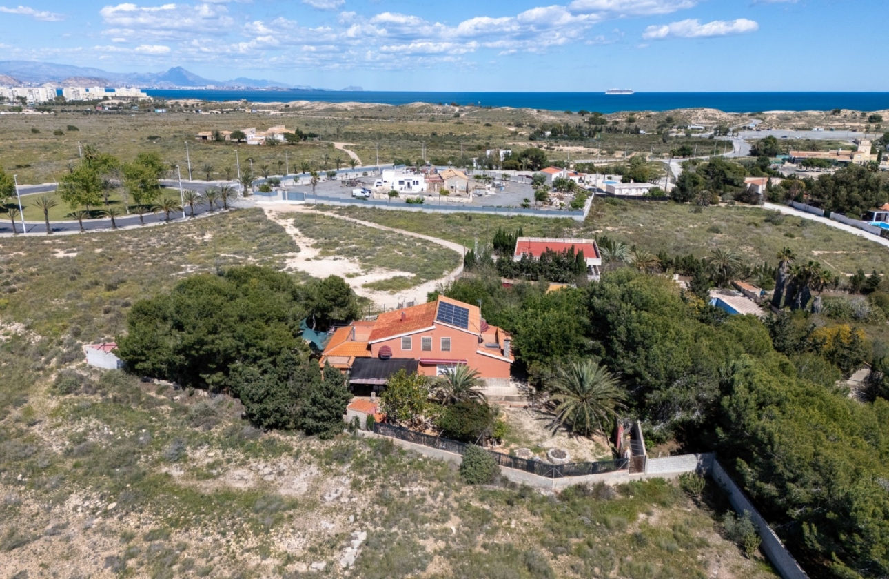 Resale - Villa - El Altet