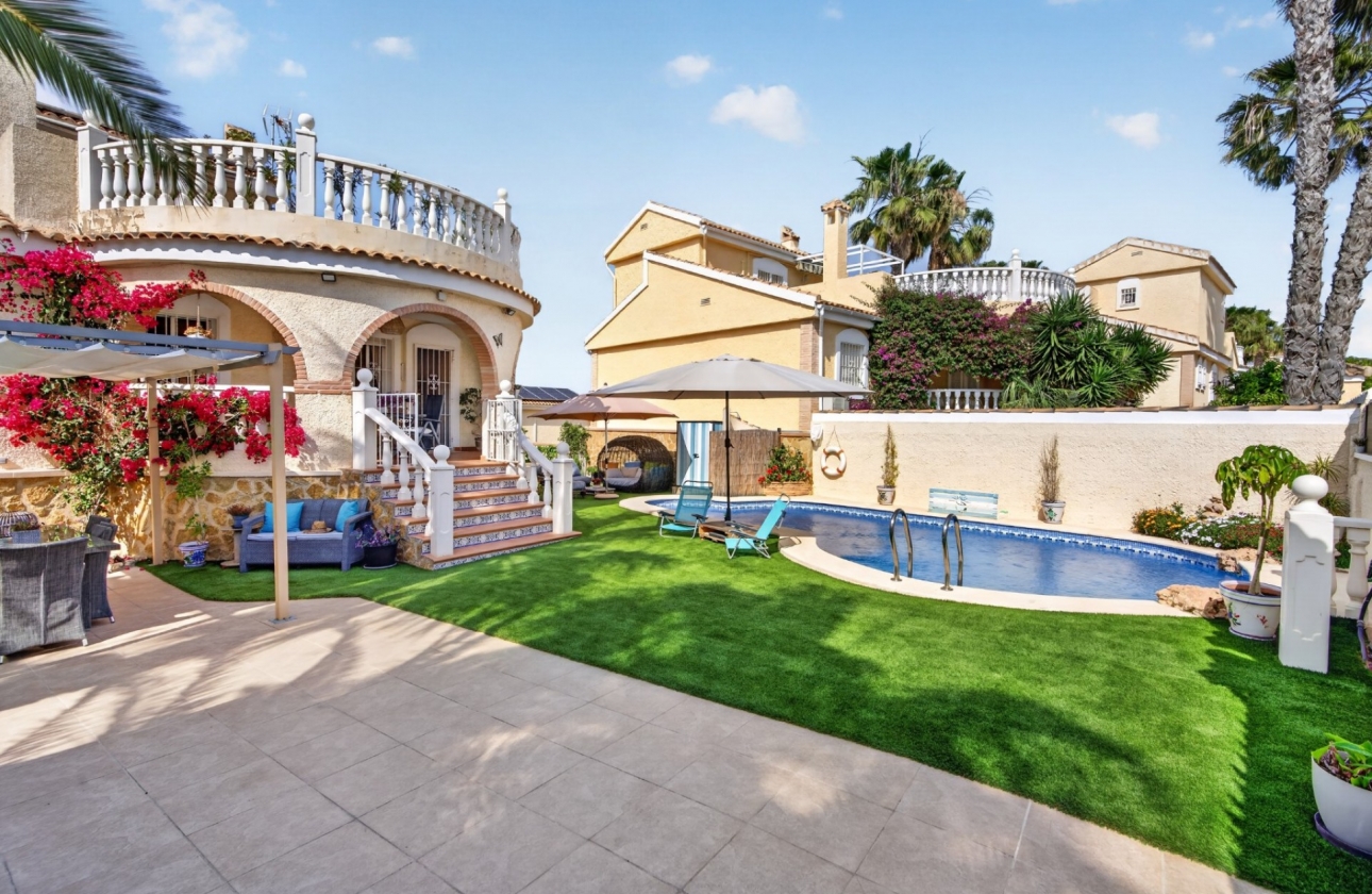 Resale - Villa - Gran Alacant