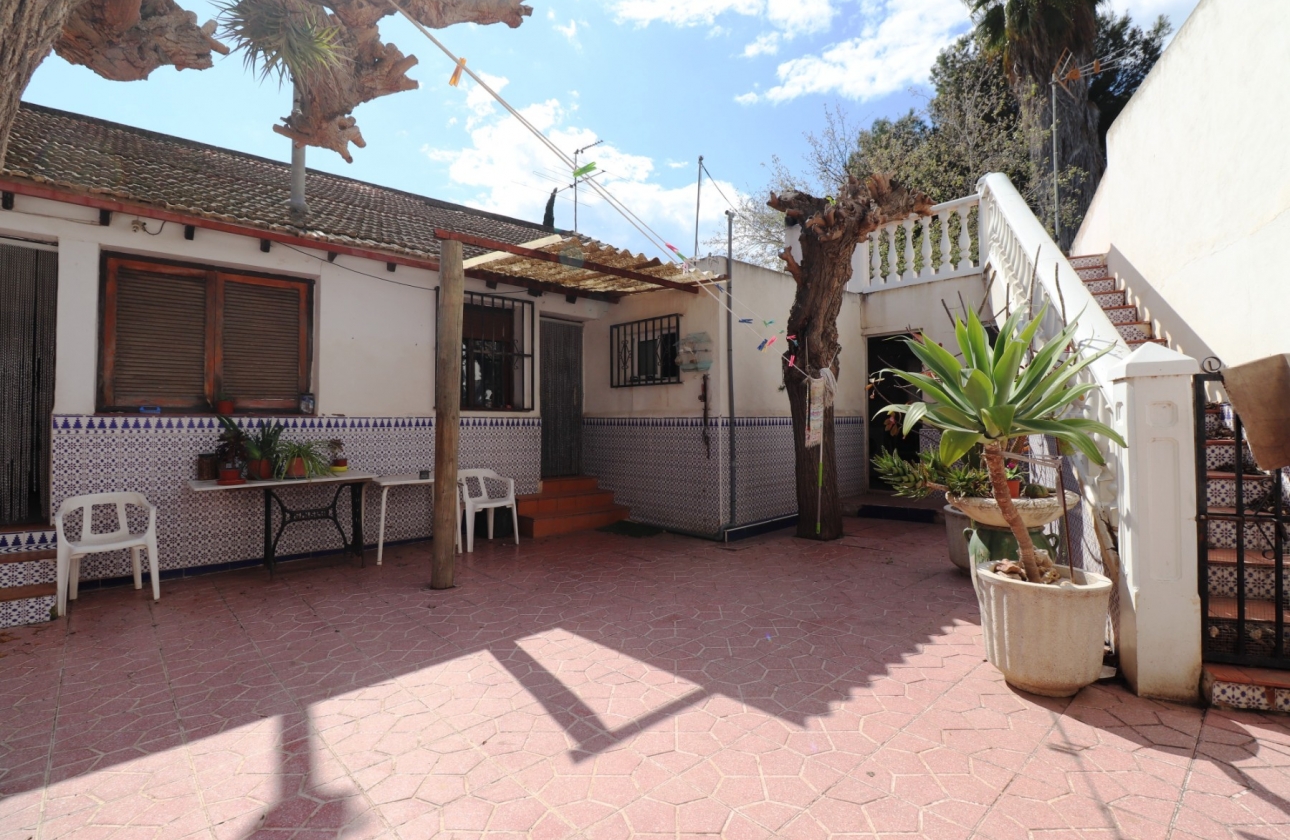 Resale - Villa - Heredades - Heredades - Village