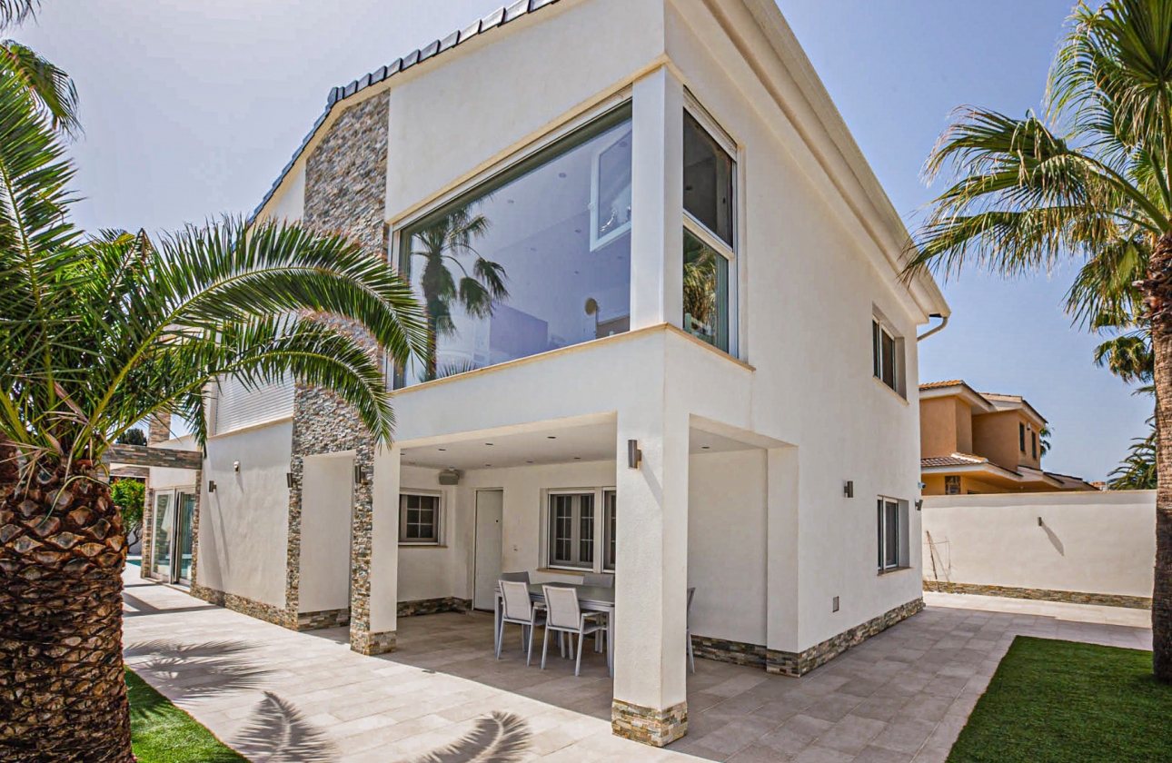 Resale - Villa - La Zenia