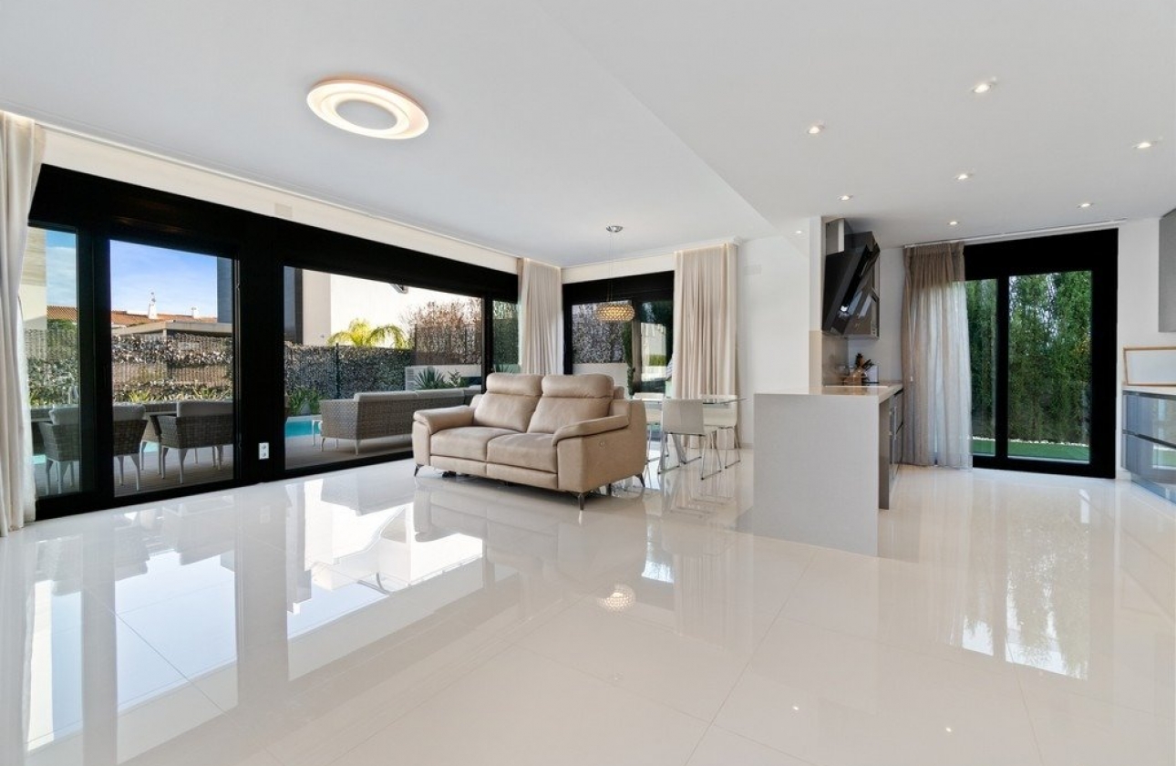 Resale - Villa - Orihuela Costa - Aguamarina