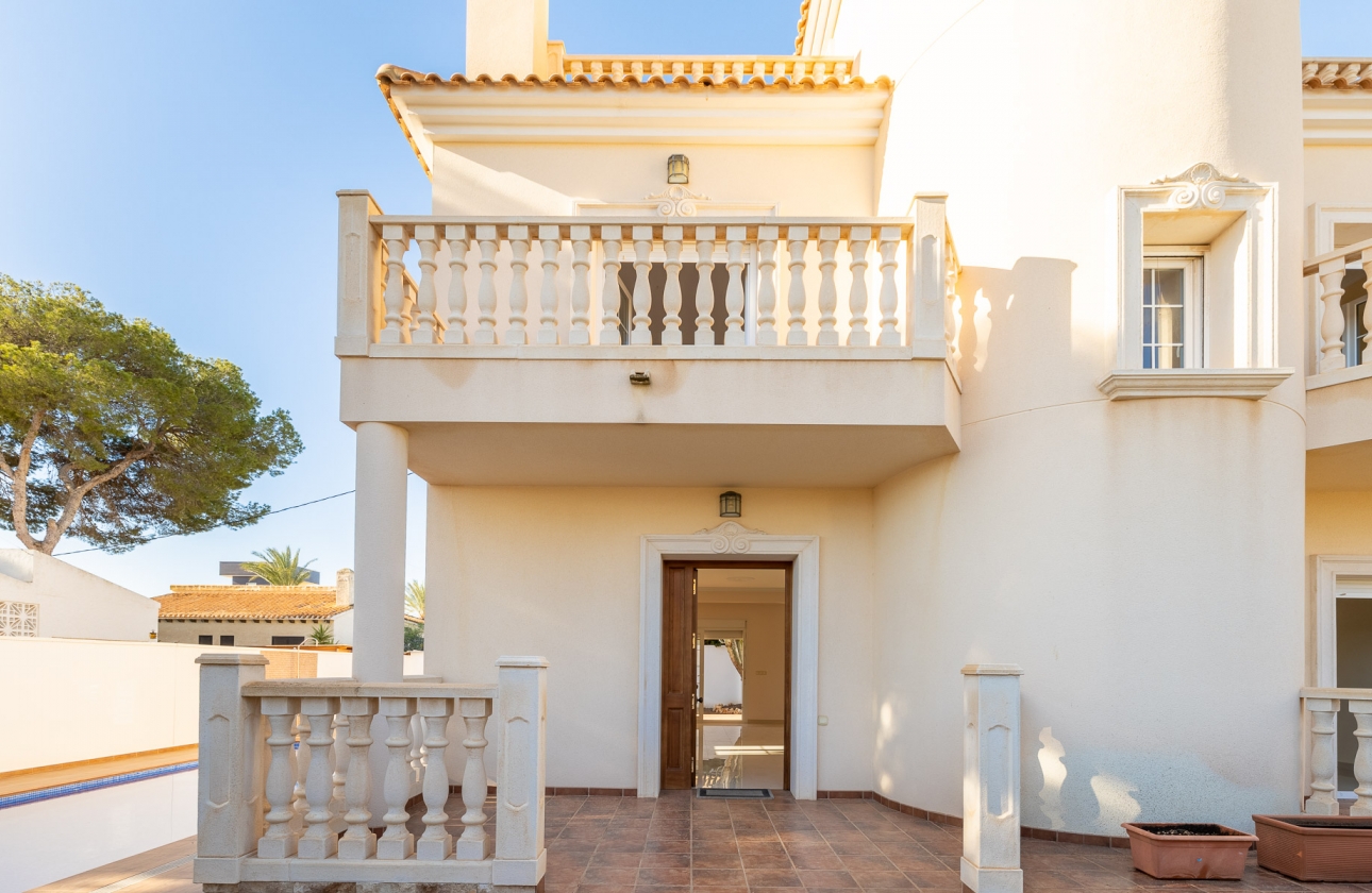 Resale - Villa - Orihuela Costa - Cabo Roig