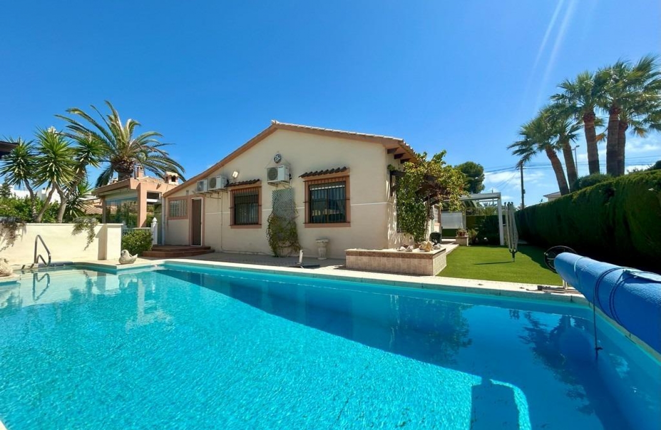 Resale - Villa - Orihuela Costa - Cabo Roig