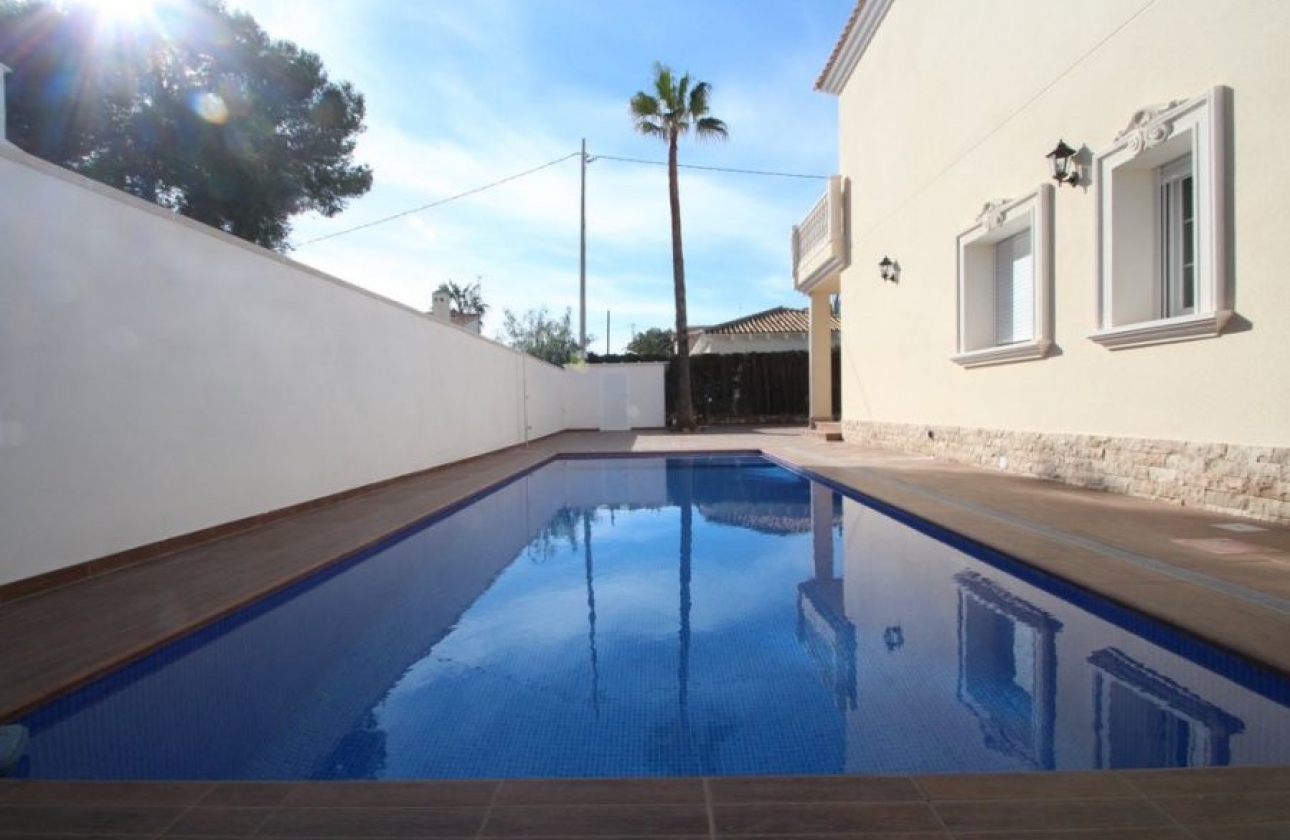 Resale - Villa - Orihuela Costa - Cabo Roig