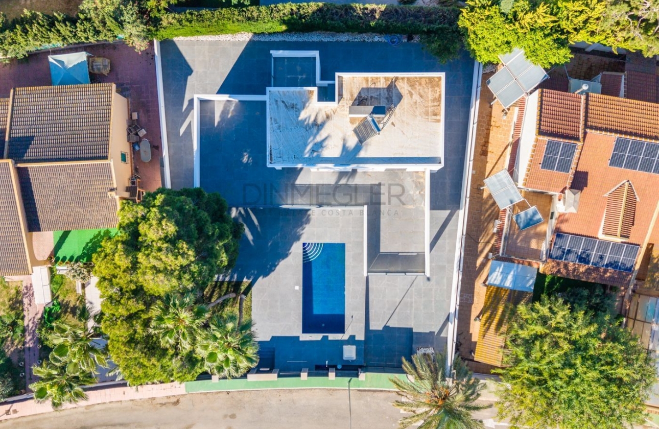 Resale - Villa - Orihuela Costa - Campoamor