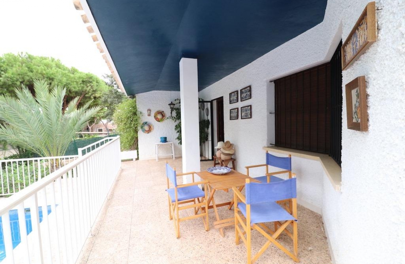 Resale - Villa - Orihuela Costa - Campoamor