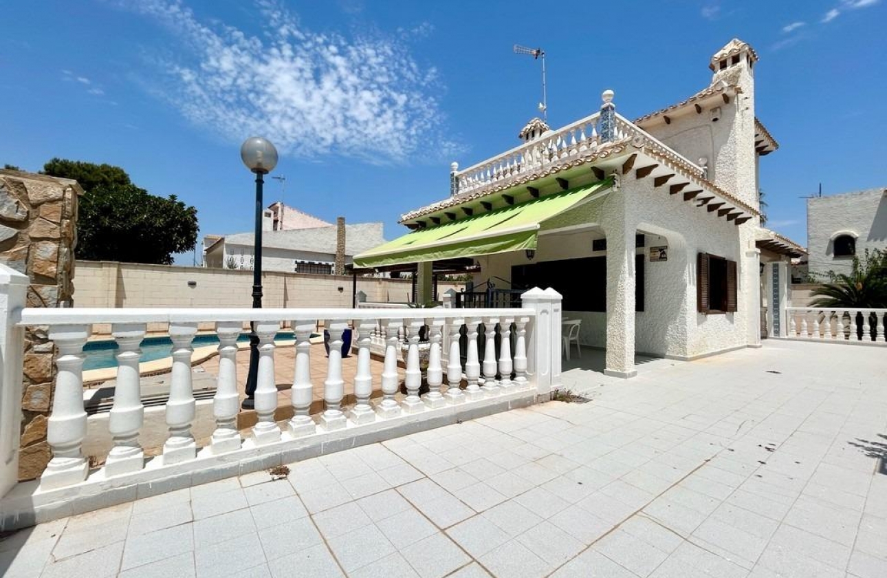 Resale - Villa - Orihuela Costa - La Zenia