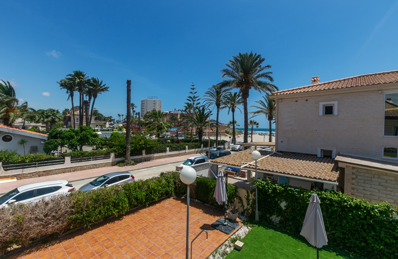 Resale - Villa - Orihuela Costa - La Zenia