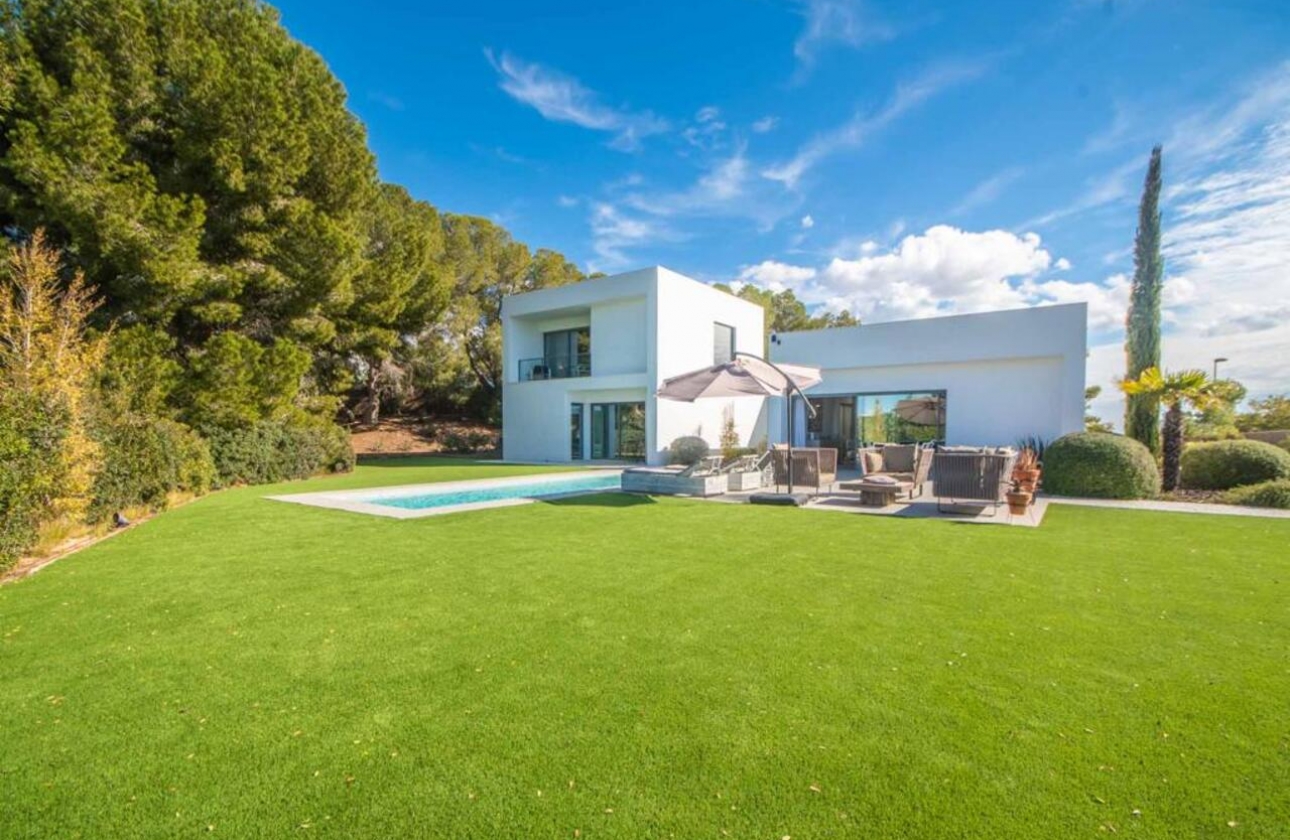 Resale - Villa - Orihuela Costa - Las Colinas Golf