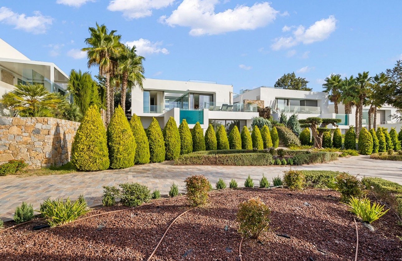 Resale - Villa - Orihuela Costa - Las Colinas Golf