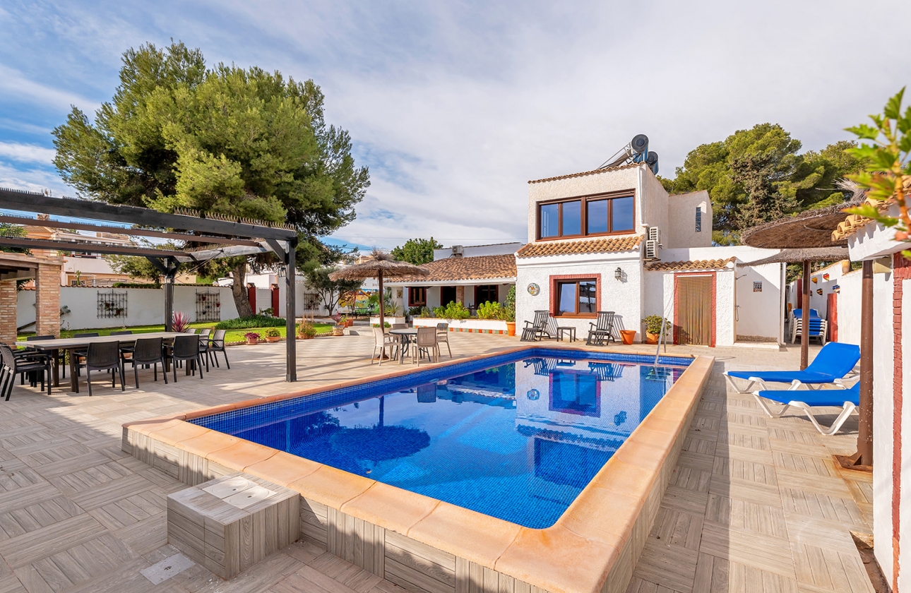 Resale - Villa - Orihuela Costa - Lomas de Cabo Roig