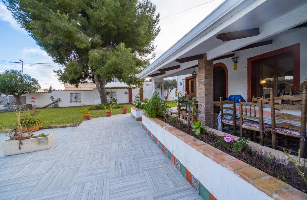 Resale - Villa - Orihuela Costa - Lomas de Cabo Roig