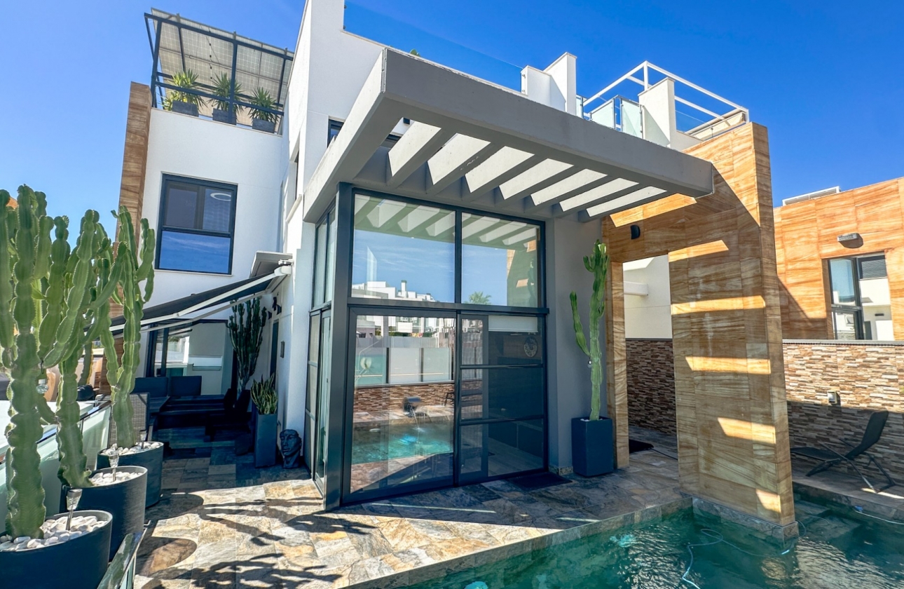 Resale - Villa - Orihuela Costa - Lomas de Cabo Roig