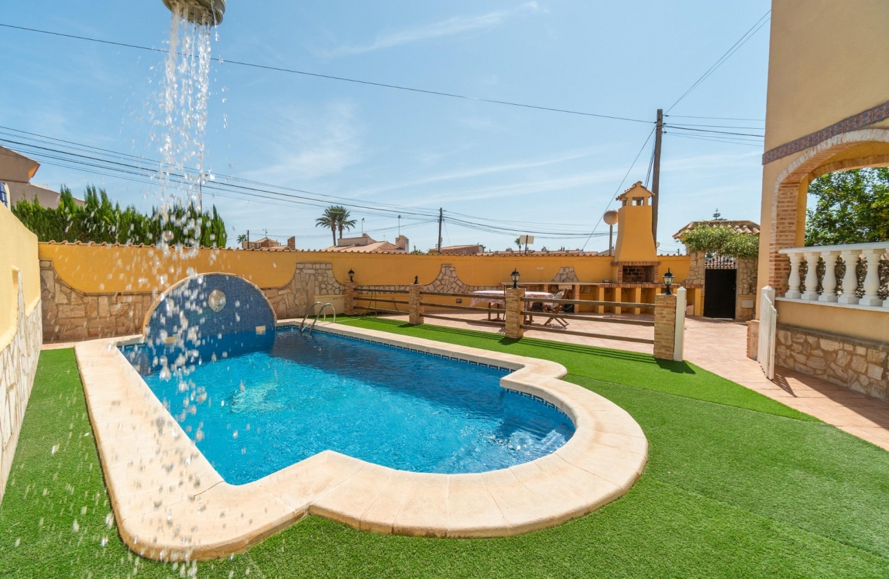 Resale - Villa - Orihuela Costa - Los Almendros-La Florida