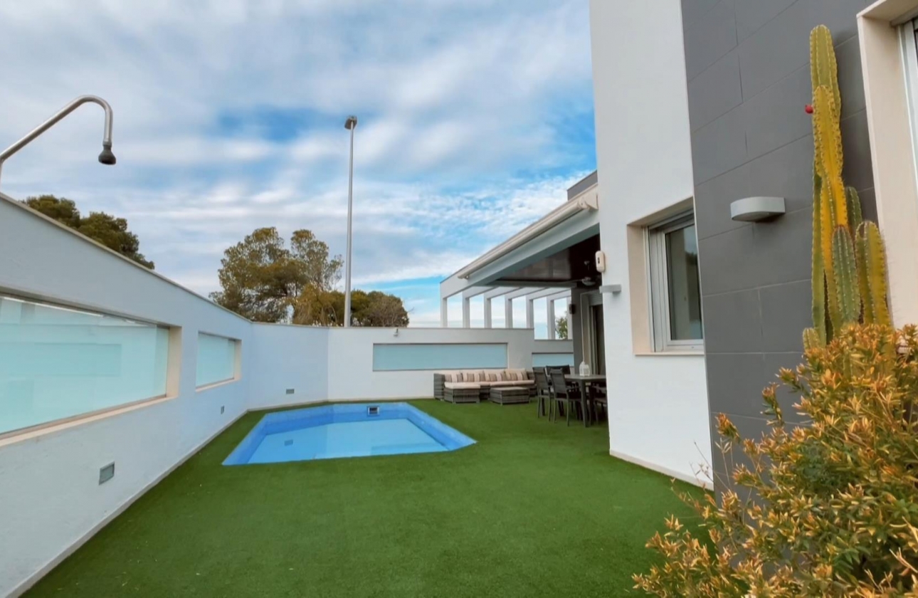 Resale - Villa - Orihuela Costa - Mil Palmeras