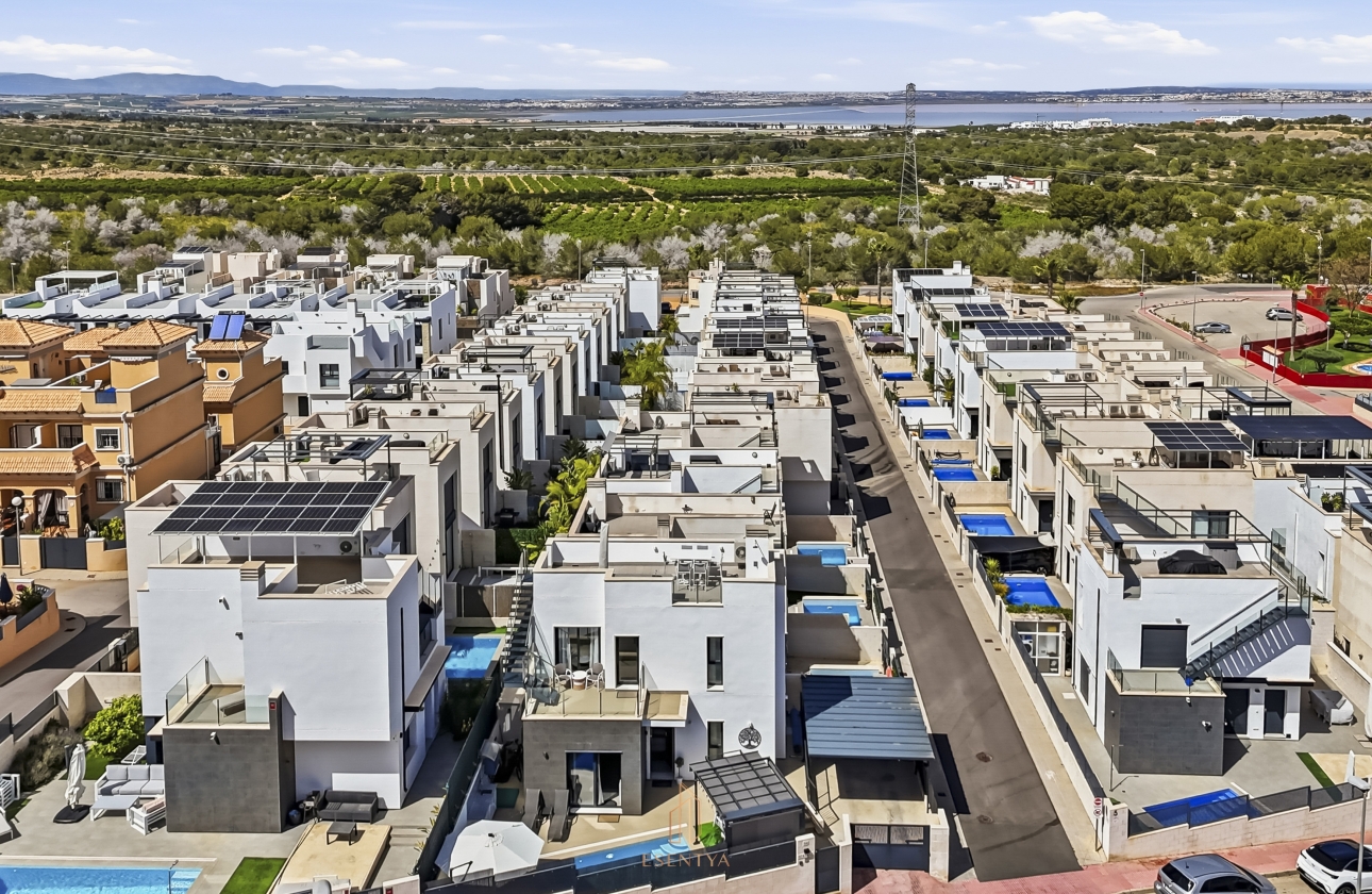 Resale - Villa - Orihuela Costa - Pau 26